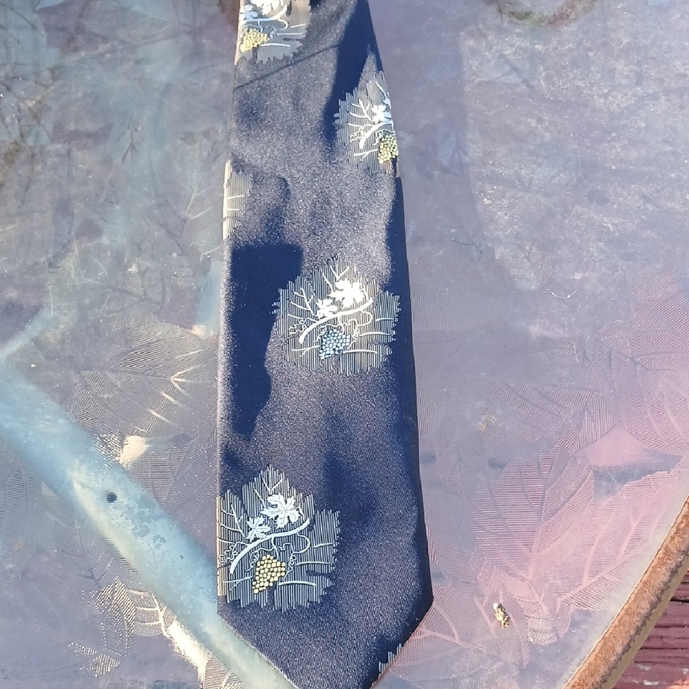 Elegant Navy Blue Floral Men's Tie